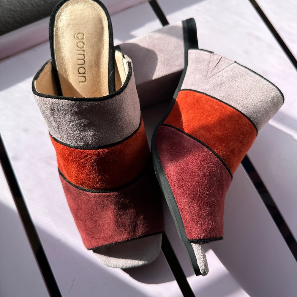 Colorblock suede mules lilac & red